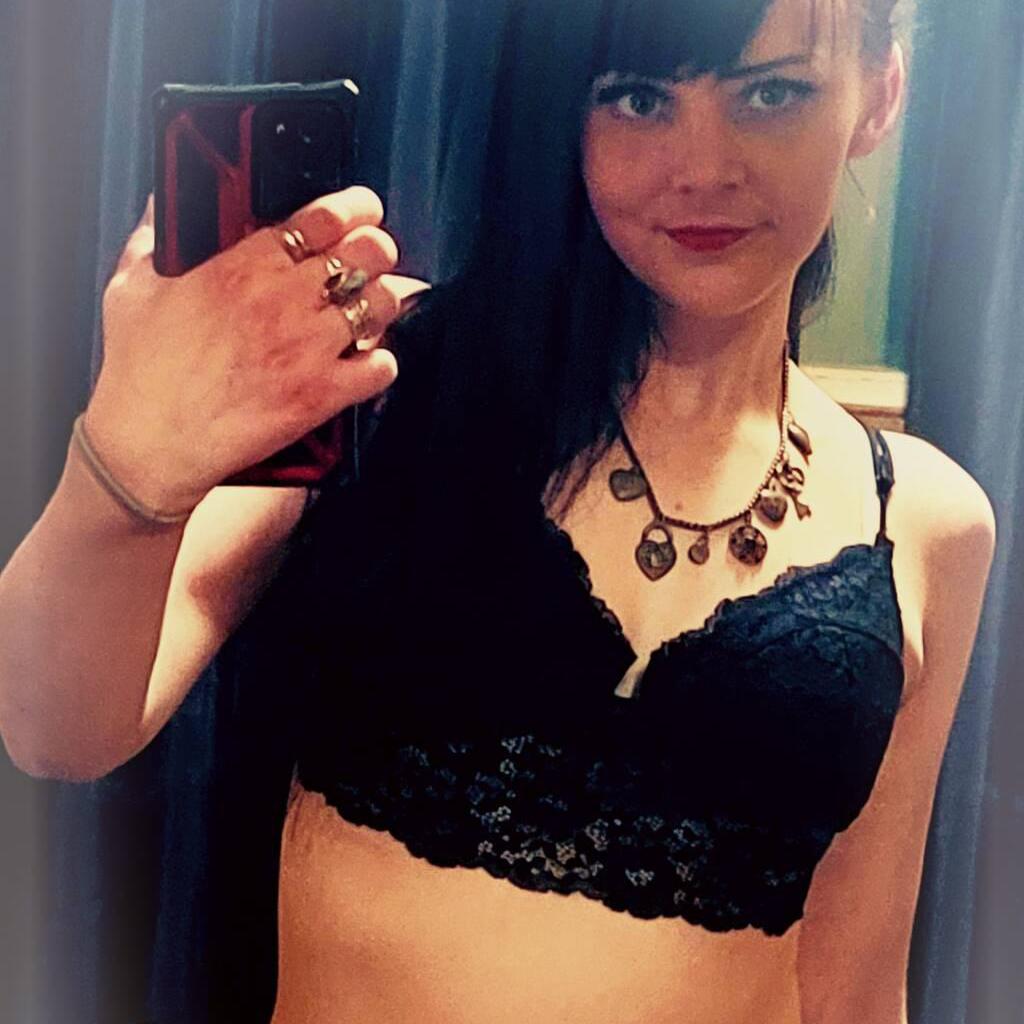 Single Stephanie is Female Escorts. | Winnipeg | Manitoba | Canada | EscortsLiaison