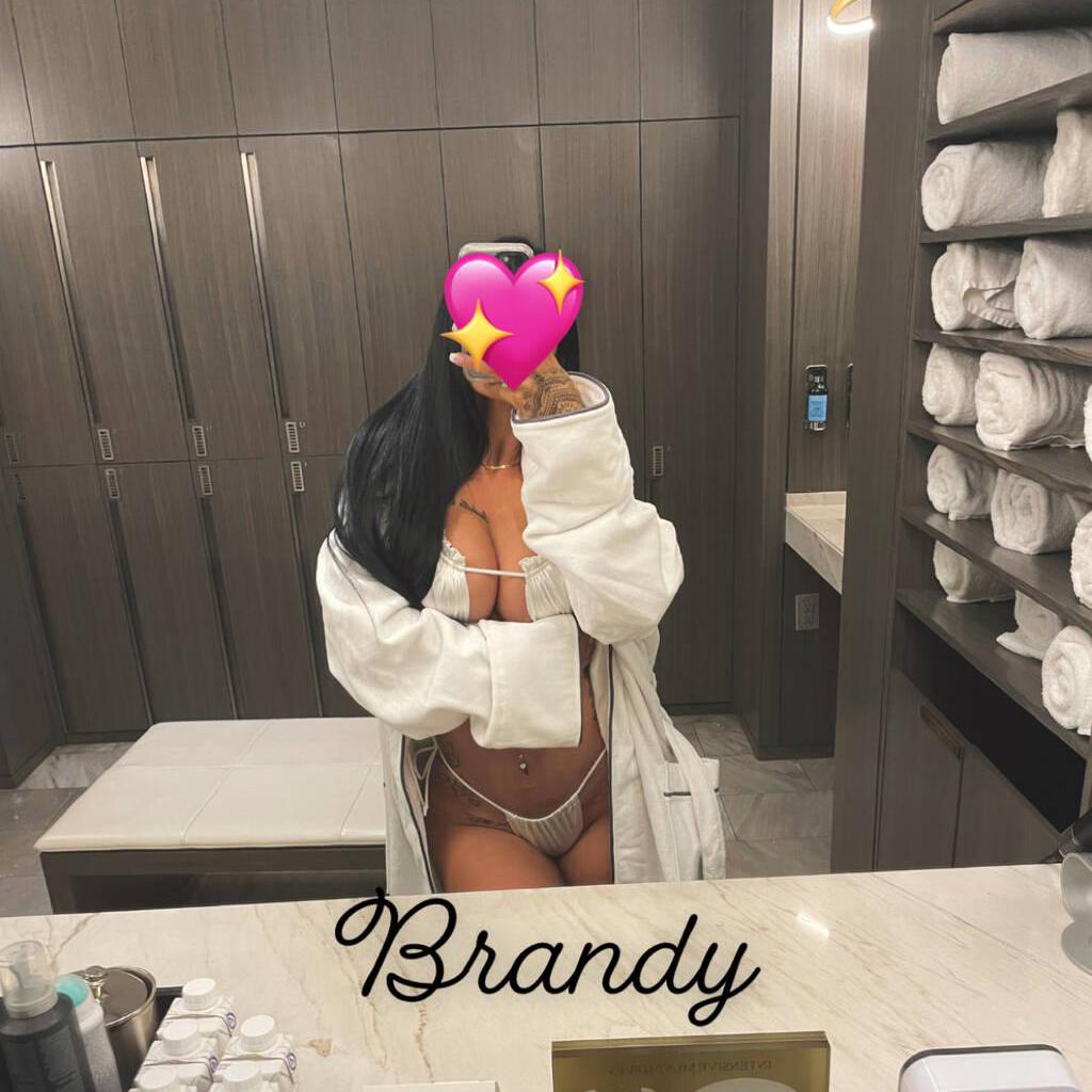 BRANDY XO is Female Escorts. | Kitchener | Ontario | Canada | EscortsLiaison