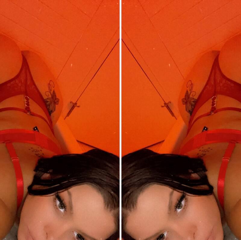 Adrianna is Female Escorts. | Kelowna | British Columbia | Canada | EscortsLiaison
