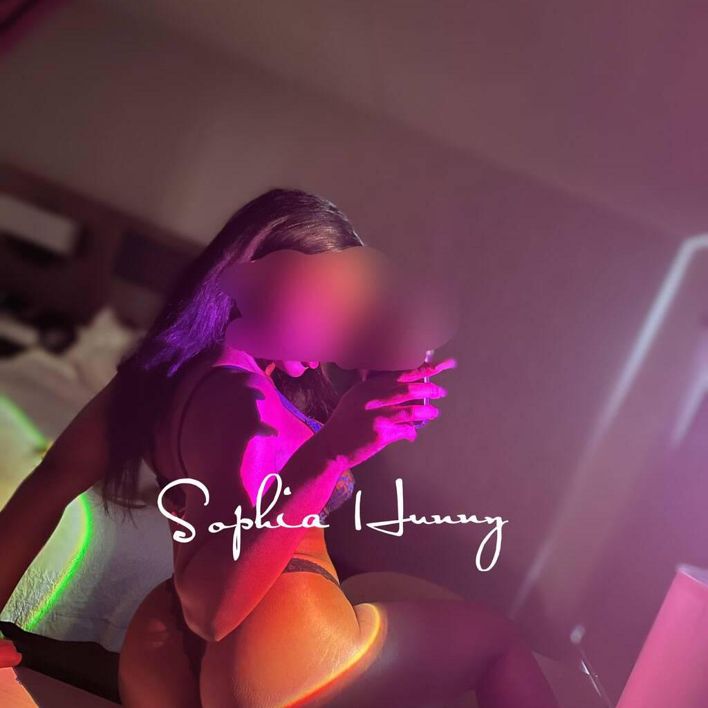 Sophia (Downtown) is Female Escorts. | Toronto | Ontario | Canada | EscortsLiaison