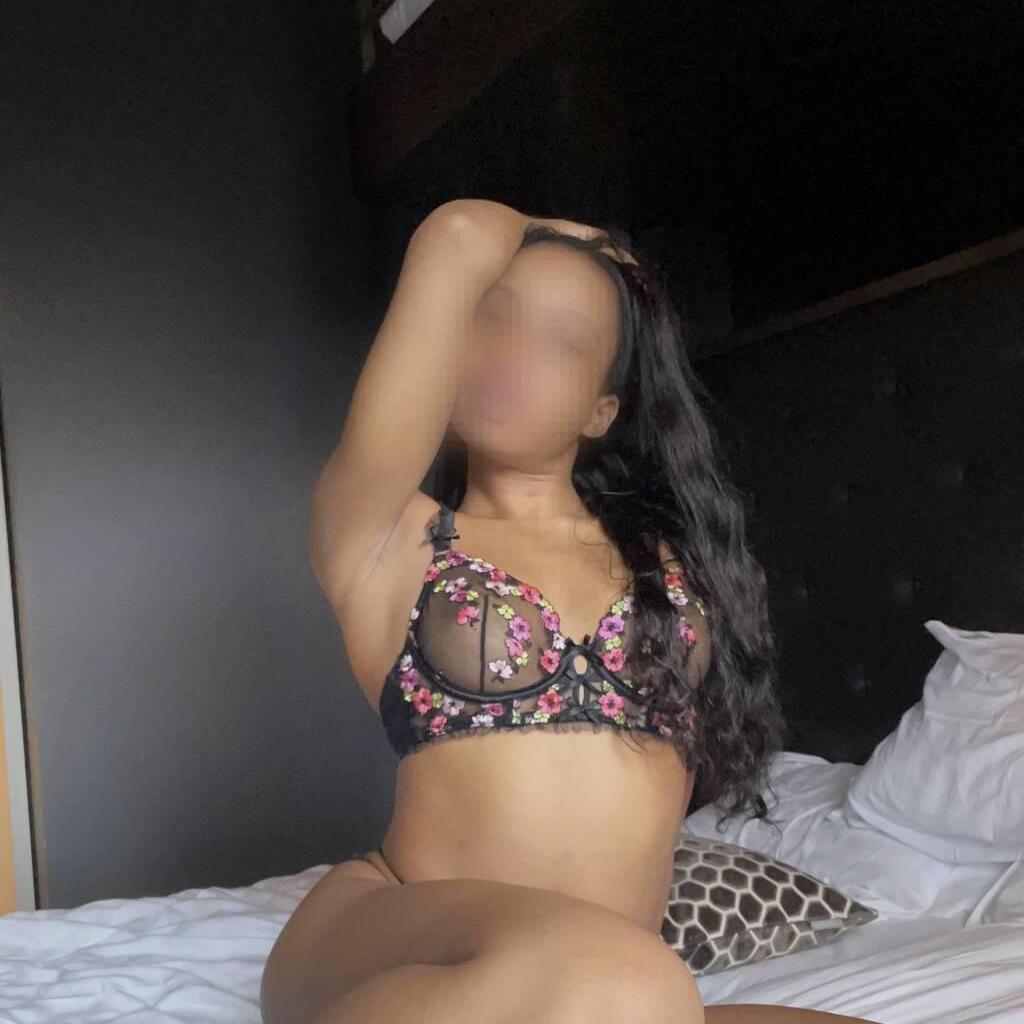 Elise is Female Escorts. | Quebec City | Quebec | Canada | EscortsLiaison