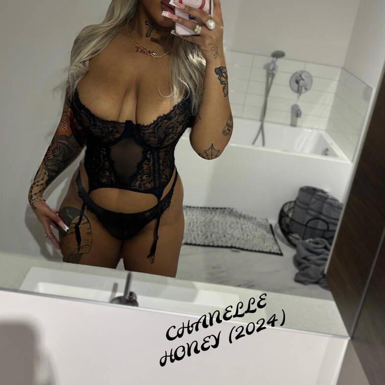 Chanelle Honey is Female Escorts. | Montreal | Quebec | Canada | EscortsLiaison