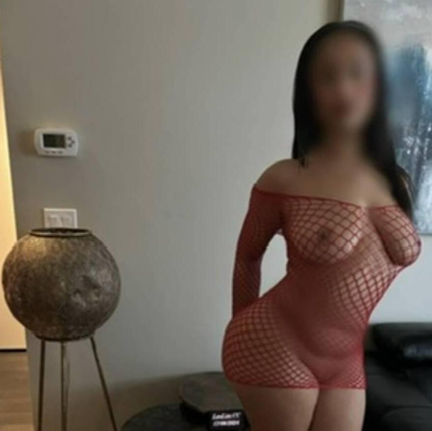 Jasmine is Female Escorts. | Winnipeg | Manitoba | Canada | EscortsLiaison