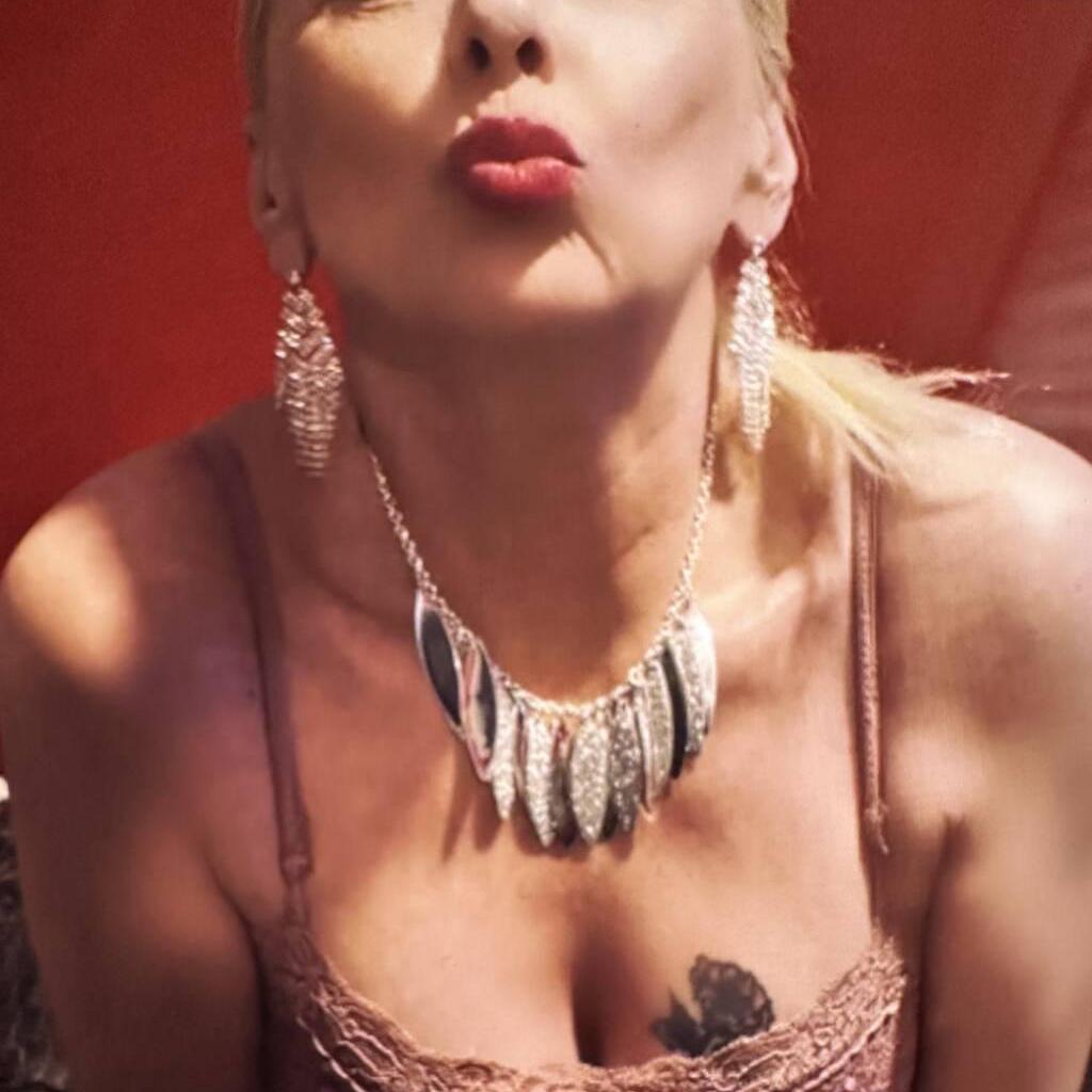 
                        Michelle
                     is Female Escorts. | windsor | Ontario | Canada | EscortsLiaison