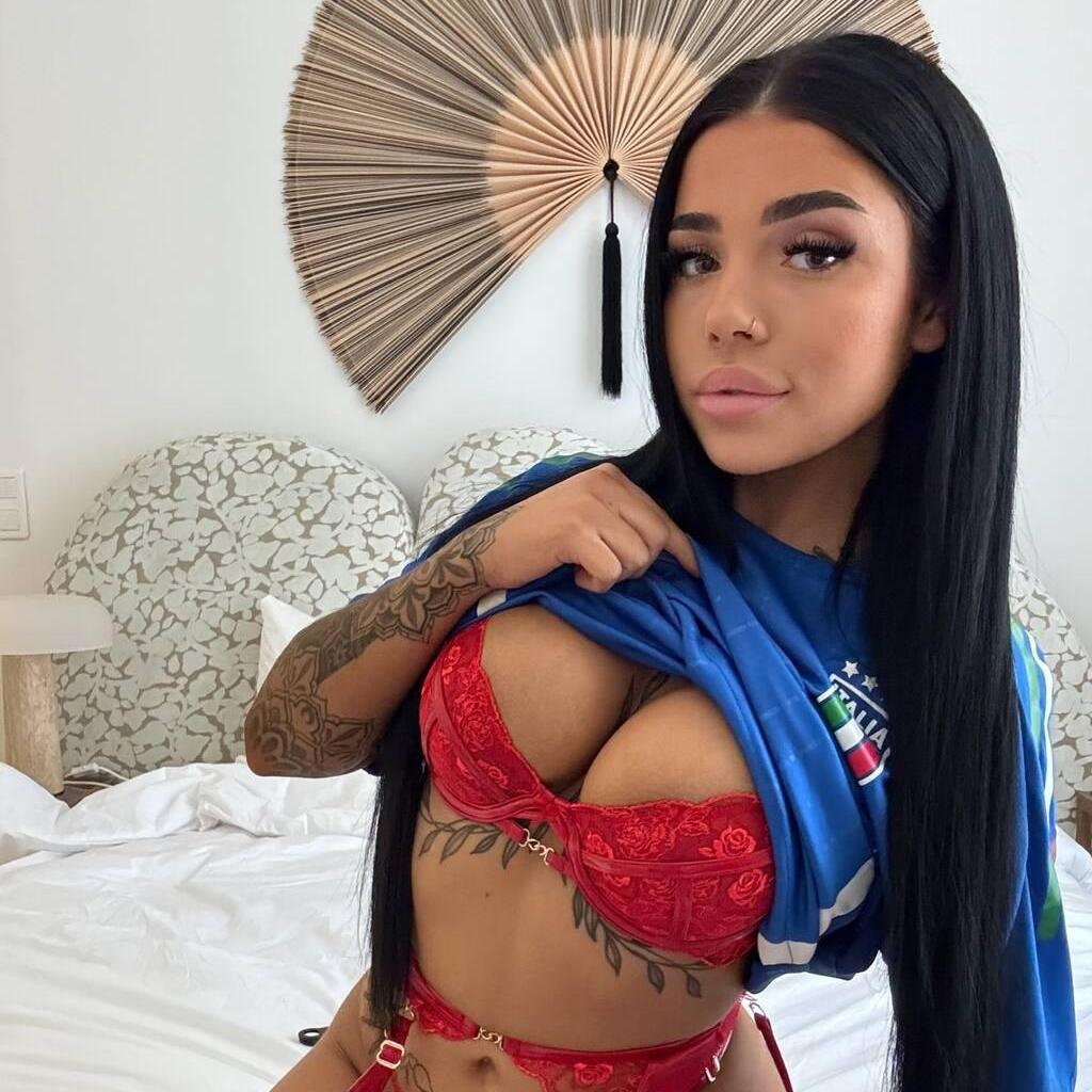 
                        Romy
                     is Female Escorts. | Montreal | Quebec | Canada | EscortsLiaison