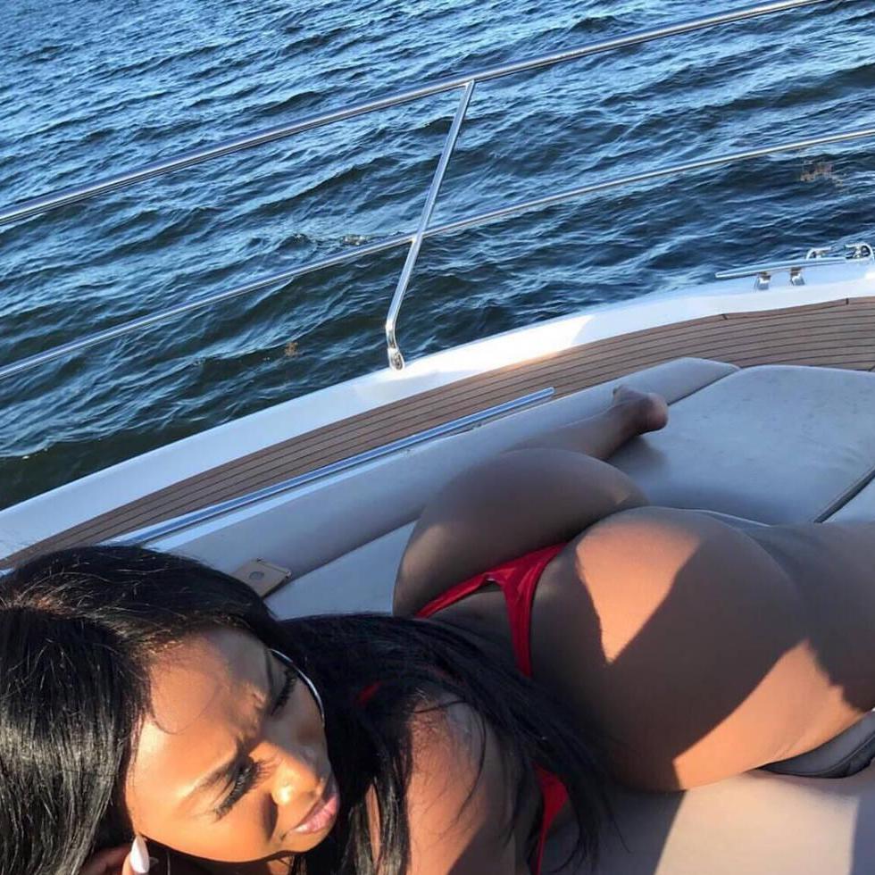 
                        Lesa
                     is Female Escorts. | belleville | Ontario | Canada | EscortsLiaison