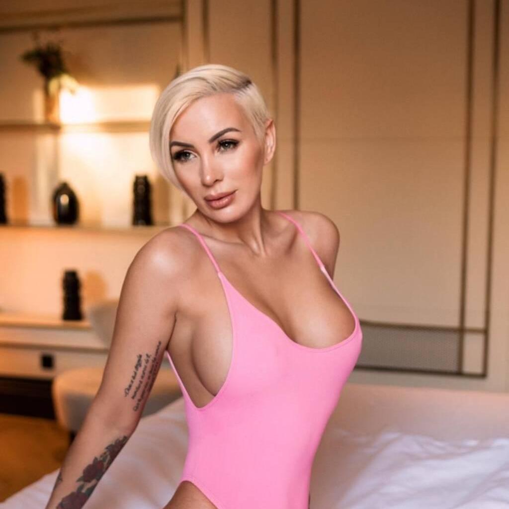 
                        Monic
                     is Female Escorts. | Brandon | Manitoba | Canada | EscortsLiaison