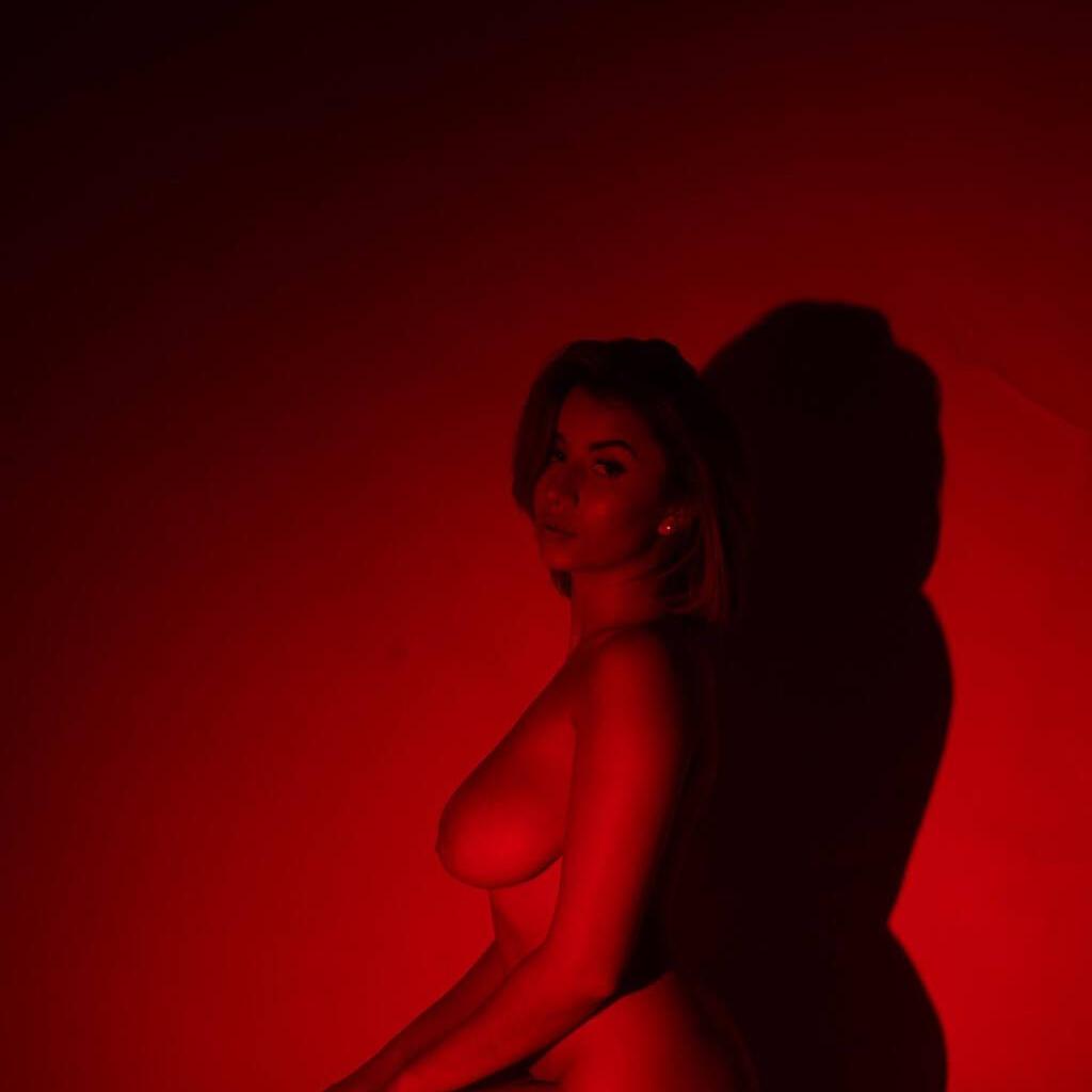 
                        Genesis
                     is Female Escorts. | Kelowna | British Columbia | Canada | EscortsLiaison