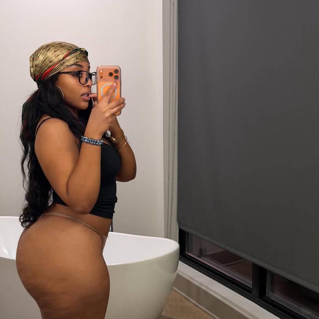 
                        Annie
                     is Female Escorts. | Peace River Country | British Columbia | Canada | EscortsLiaison