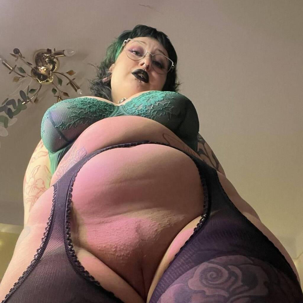 
                        Amber
                     is Female Escorts. | Grande Prairie | Alberta | Canada | EscortsLiaison