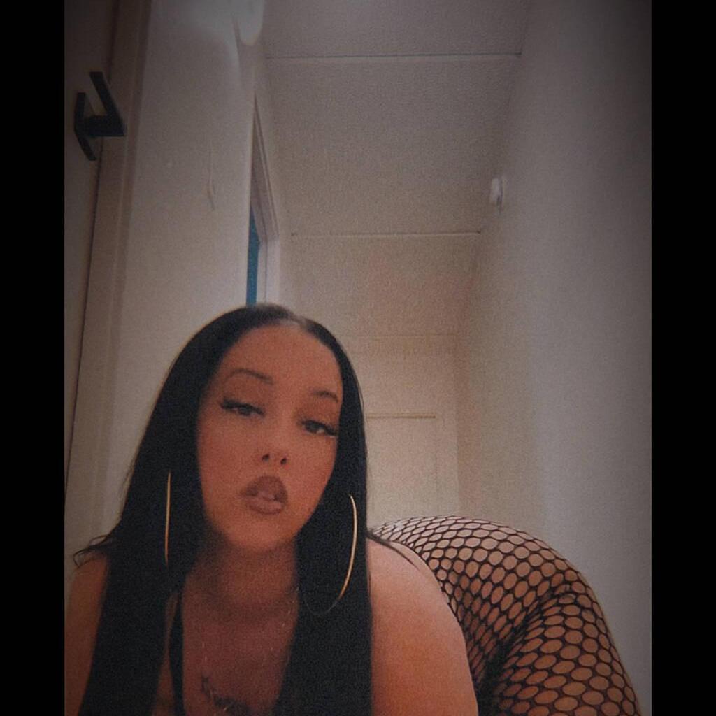 
                        Kim
                     is Female Escorts. | Quebec City | Quebec | Canada | EscortsLiaison