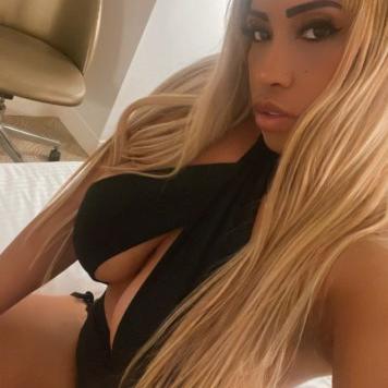  is Female Escorts. | Chicago Falls | Illinois | United States | EscortsLiaison