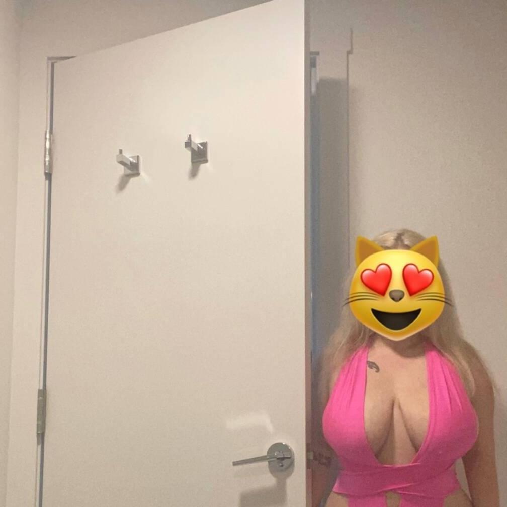 
                        Bella
                     is Female Escorts. | Montreal | Quebec | Canada | EscortsLiaison
