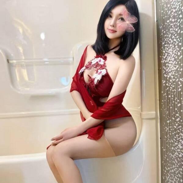 
                        Emily
                     is Female Escorts. | Guelph | Ontario | Canada | EscortsLiaison