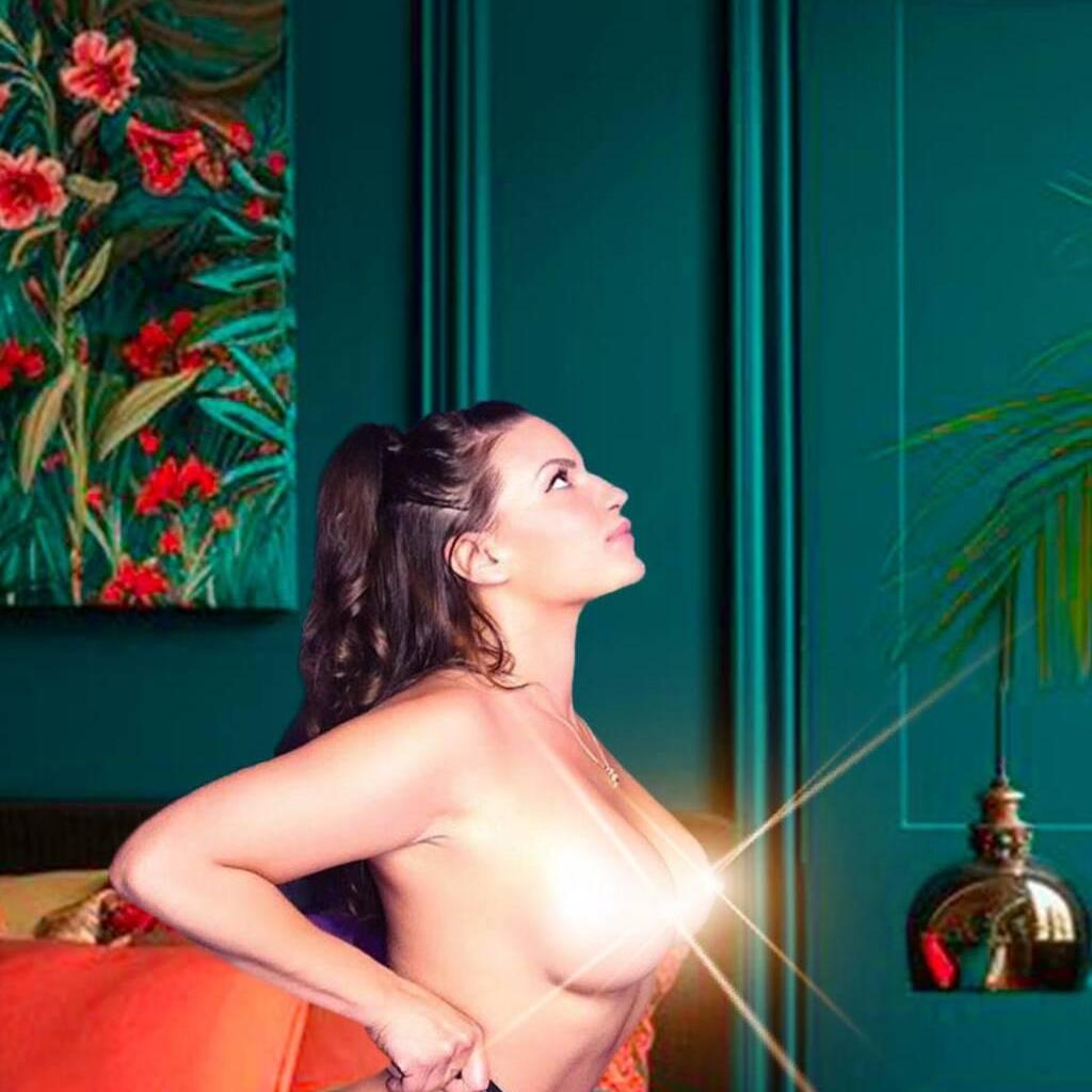 
                        Valery Ravelle
                     is Female Escorts. | Victoria | British Columbia | Canada | EscortsLiaison