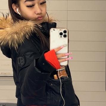  is Female Escorts. | Chicago Falls | Illinois | United States | EscortsLiaison