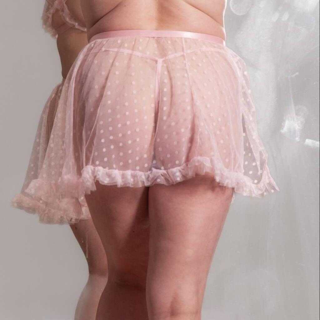 
                        Tara
                     is Female Escorts. | Calgary | Alberta | Canada | EscortsLiaison