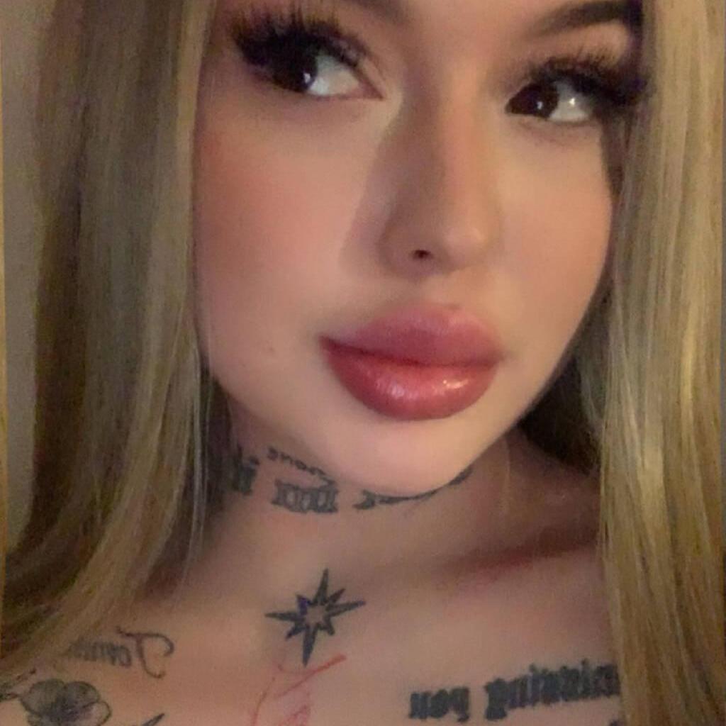 
                        Kim Jones
                     is Female Escorts. | Montreal | Quebec | Canada | EscortsLiaison