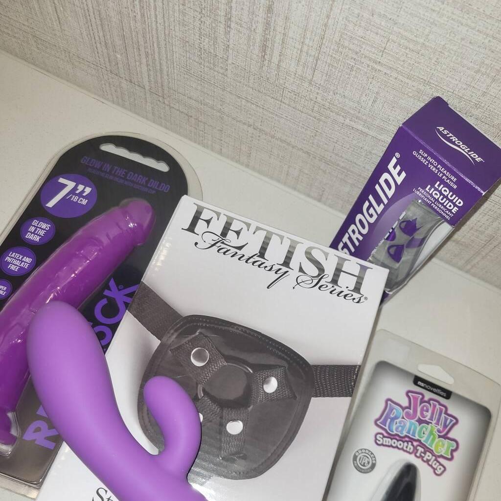 
                        Courtney
                     is Female Escorts. | Toronto | Ontario | Canada | EscortsLiaison