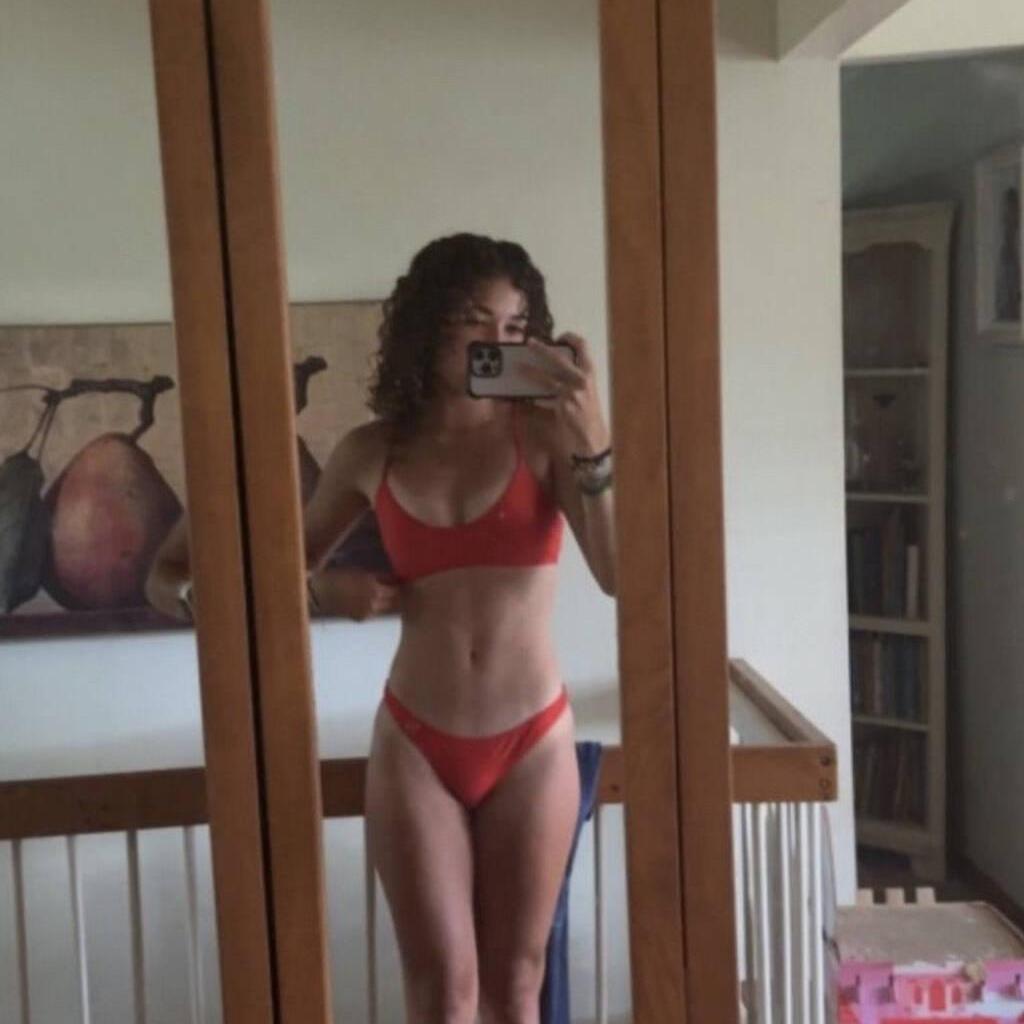 
                        Maria
                     is Female Escorts. | Quebec City | Quebec | Canada | EscortsLiaison