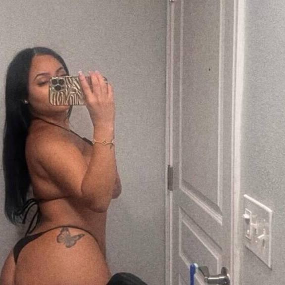 
                        Melissa
                     is Female Escorts. | Quebec City | Quebec | Canada | EscortsLiaison