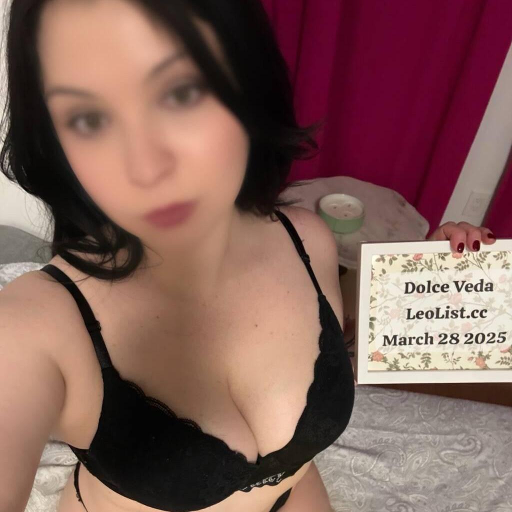 
                        Dolce Veda
                     is Female Escorts. | Quebec City | Quebec | Canada | EscortsLiaison