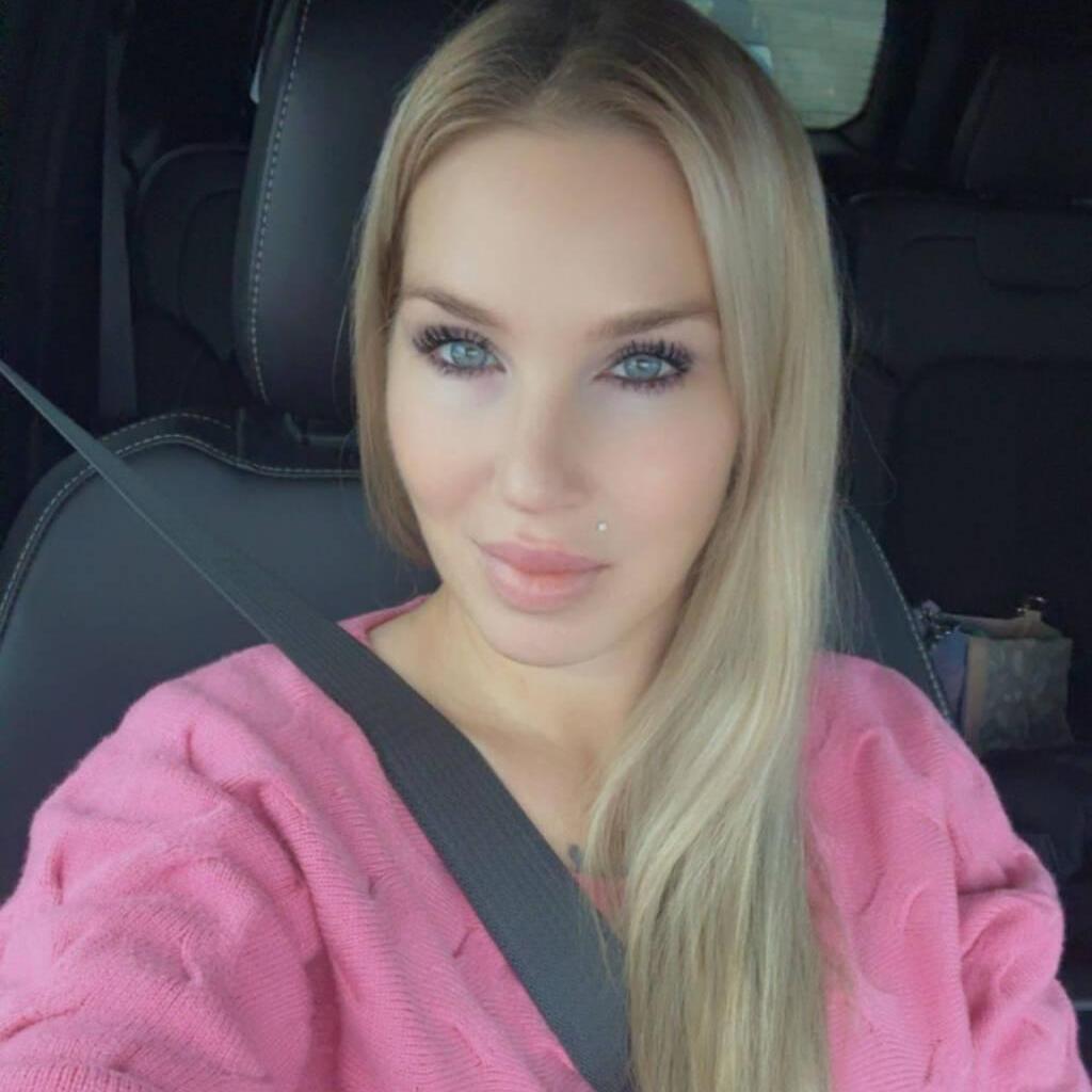 
                        RAVEN
                     is Female Escorts. | Calgary | Alberta | Canada | EscortsLiaison