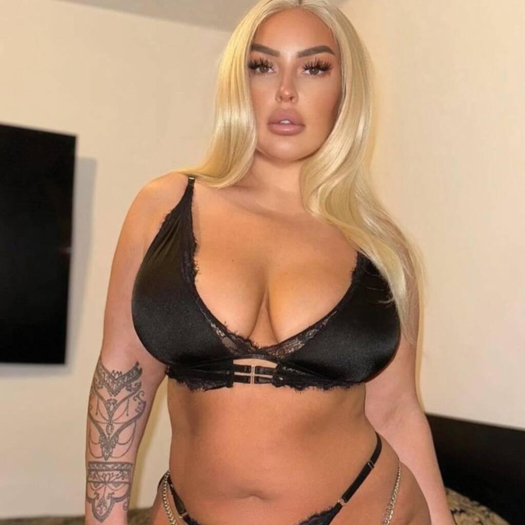 
                        Victoria OUTCALL ONLY
                     is Female Escorts. | Calgary | Alberta | Canada | EscortsLiaison