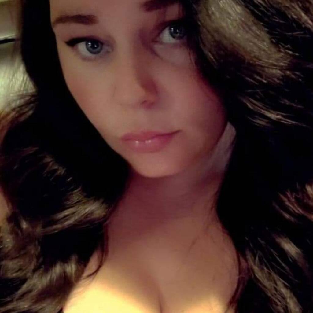 
                        Serena
                     is Female Escorts. | Kingston | Ontario | Canada | EscortsLiaison
