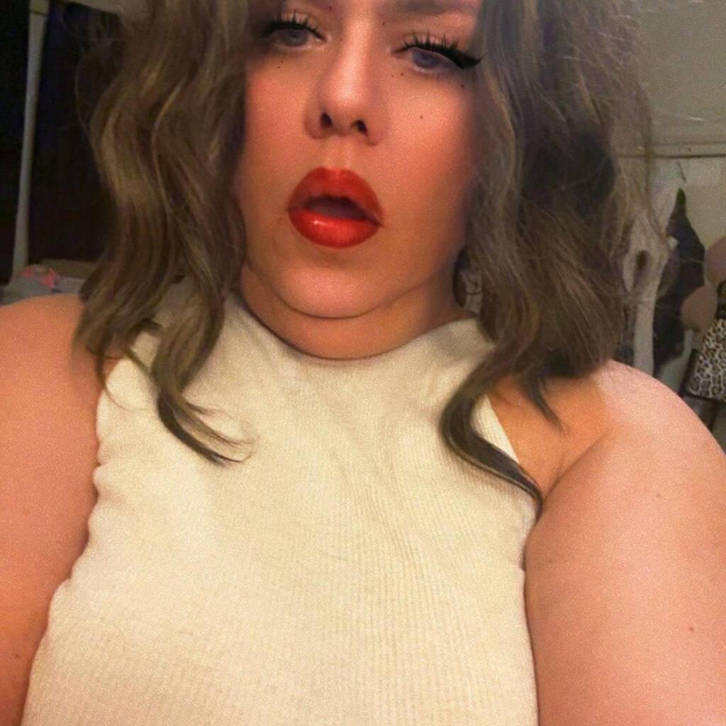 
                        SOPHIA CUMMER
                     is Female Escorts. | Barrie | Ontario | Canada | EscortsLiaison