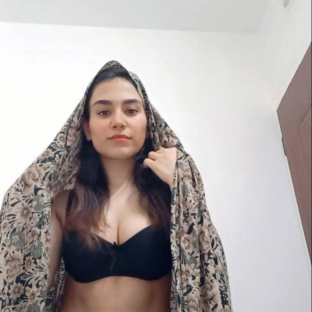 
                        Ritu
                     is Female Escorts. | Quebec City | Quebec | Canada | EscortsLiaison