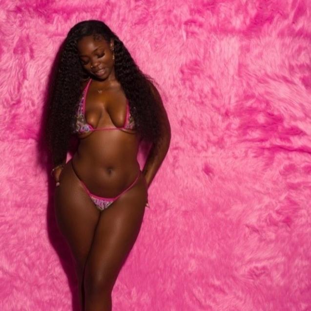  is Female Escorts. | Manchester | New Hampshire | United States | EscortsLiaison