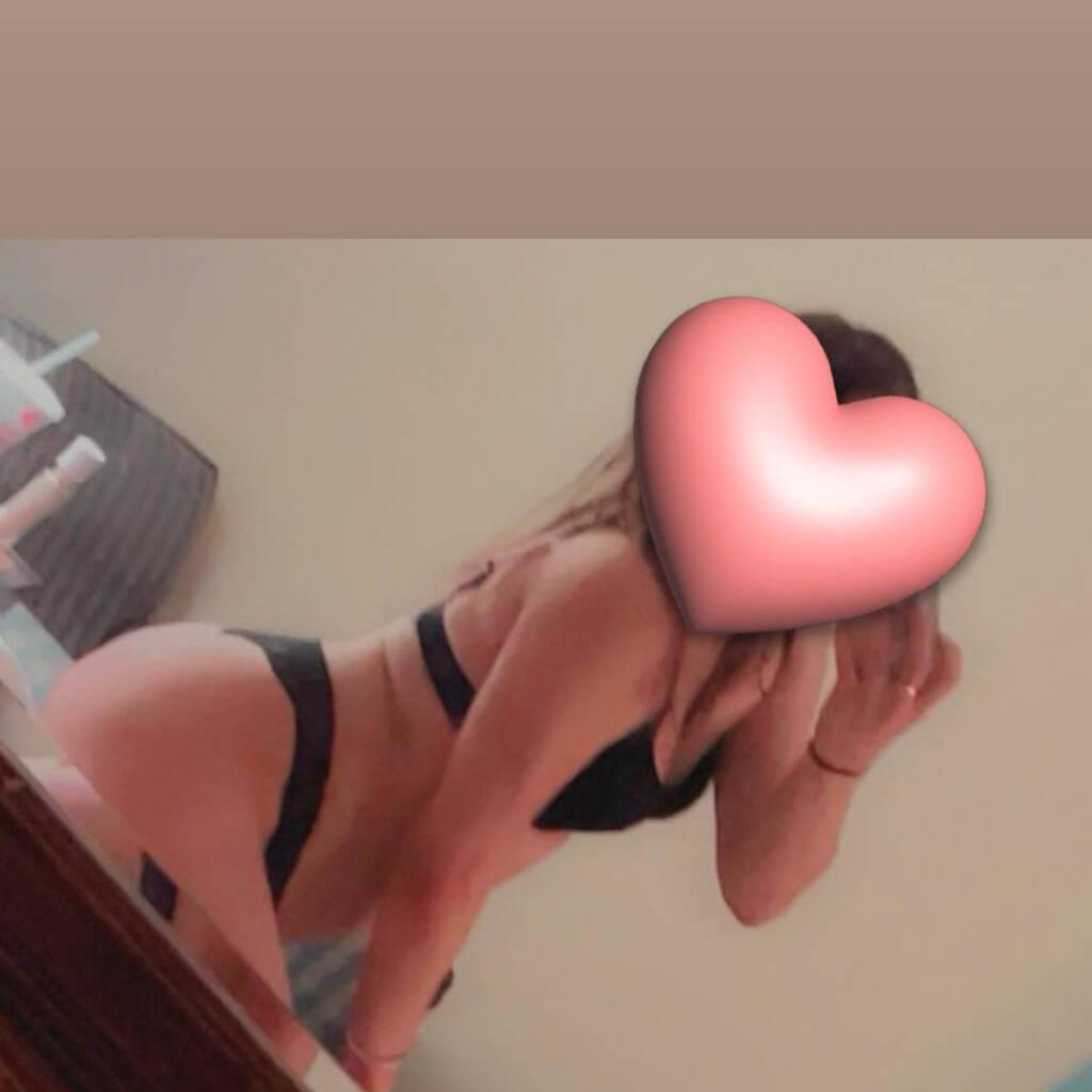 
                        Emily
                     is Female Escorts. | London | Ontario | Canada | EscortsLiaison