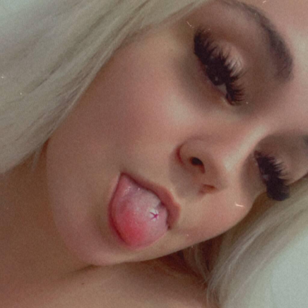 
                        Stacy
                     is Female Escorts. | Quebec City | Quebec | Canada | EscortsLiaison