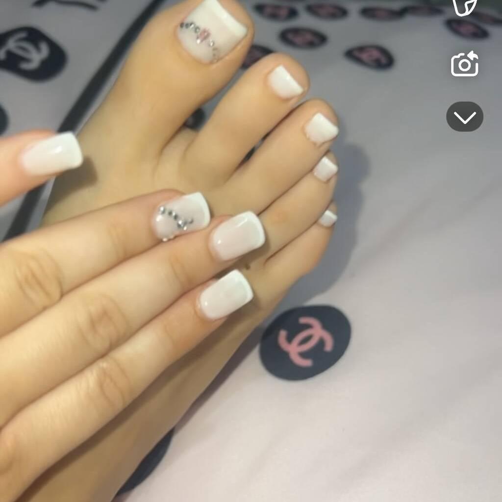 
                        Julie Madson
                     is Female Escorts. | Edmonton | Alberta | Canada | EscortsLiaison