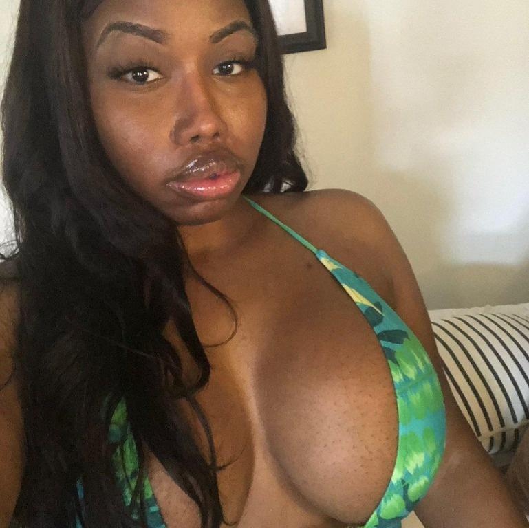  is Female Escorts. | Montreal | Quebec | Canada | EscortsLiaison