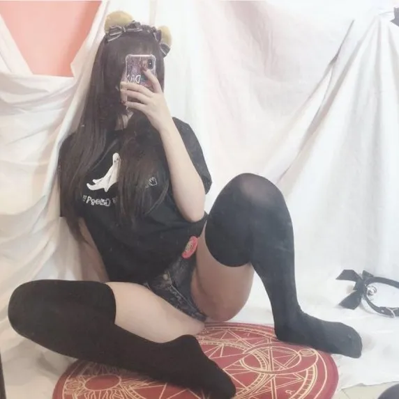  is Female Escorts. | San Fernando Valley | California | United States | EscortsLiaison