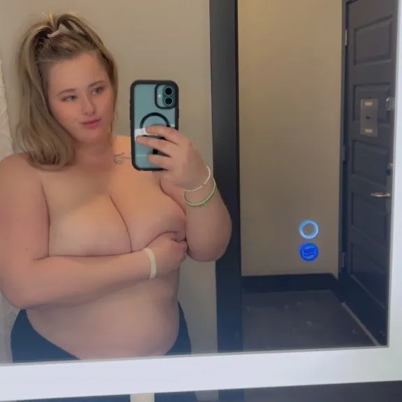  is Female Escorts. | Lake Of The Ozarks | Missouri | United States | EscortsLiaison
