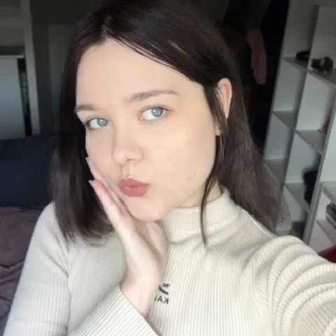  is Female Escorts. | Chicago Falls | Illinois | United States | EscortsLiaison