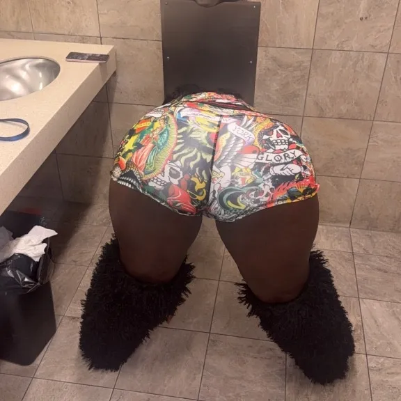  is Female Escorts. | Valdosta | Georgia | United States | EscortsLiaison