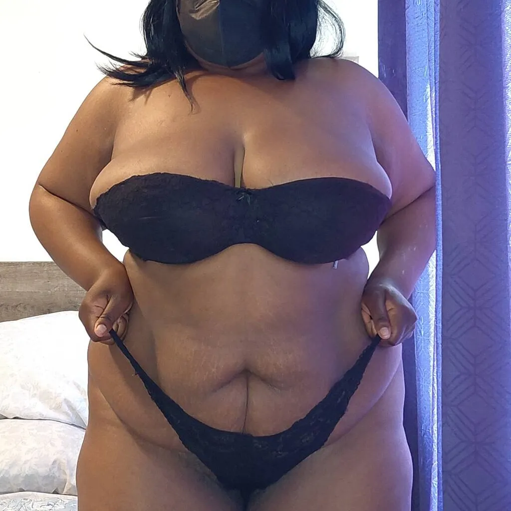 
                        Cheeky
                     is Female Escorts. | Quebec City | Quebec | Canada | EscortsLiaison