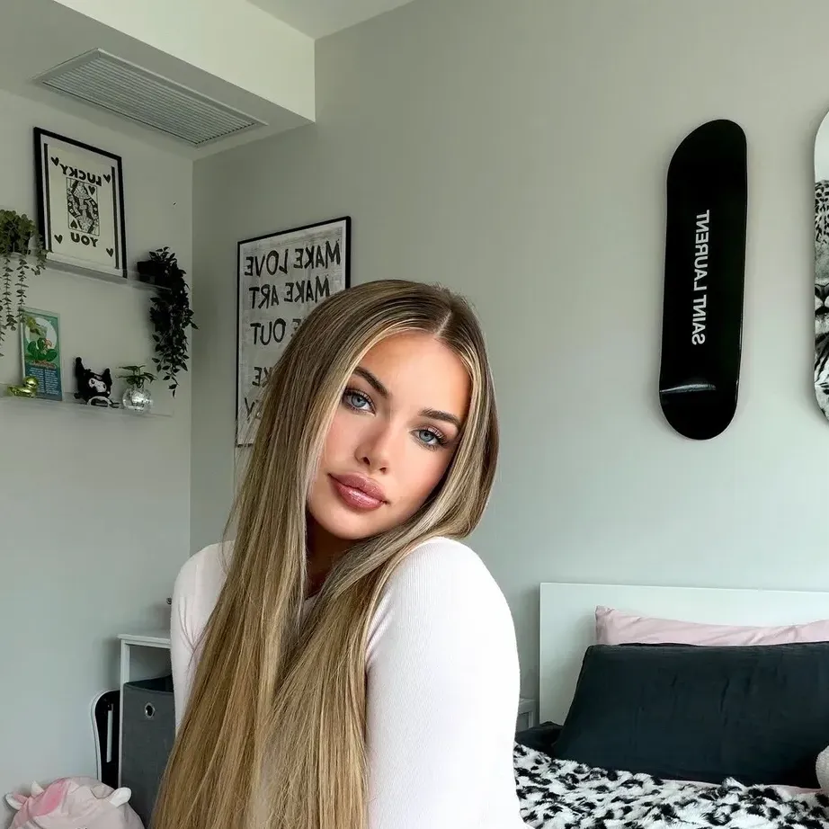 
                        Mia
                     is Female Escorts. | Calgary | Alberta | Canada | EscortsLiaison