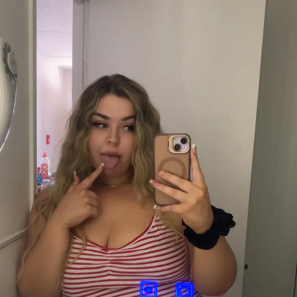 
                        Amber
                     is Female Escorts. | Sudbury | Ontario | Canada | EscortsLiaison